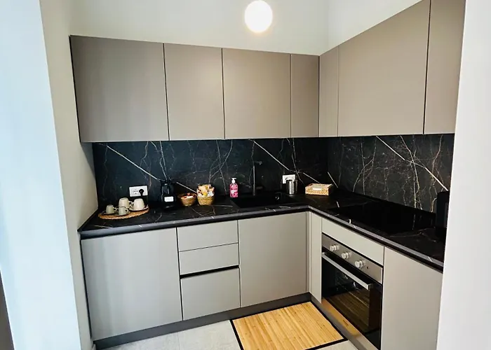 Aura 4* Rome