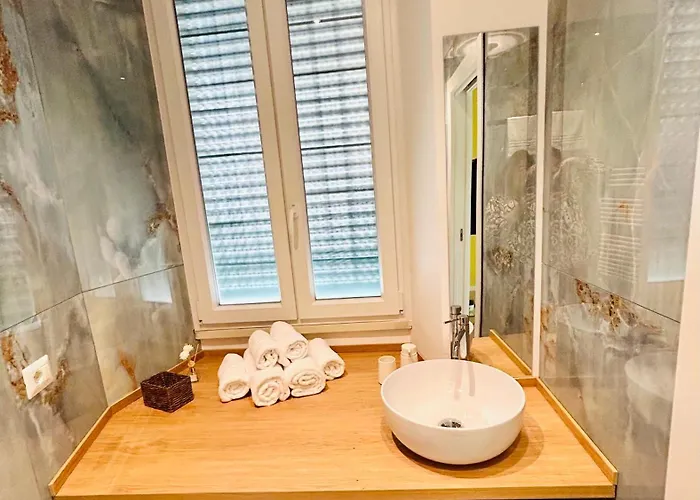 Aura 4* Rome